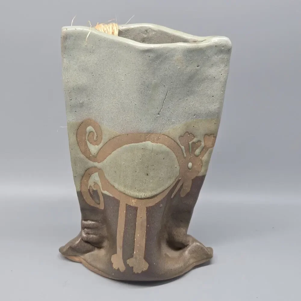 Native American Acoma Pueblo NM M. Romero Venezuela Signed Studio Pottery Vase